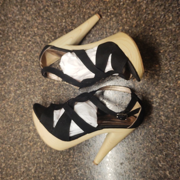 50%OFF!Qupid Sexy Platform High Heel Sandals Black Faux Suede On Wooden Heel - Picture 3 of 16